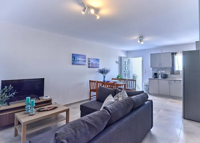 Ormos Naoussa's Науса