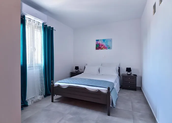 Ormos Naoussa's Náoussa